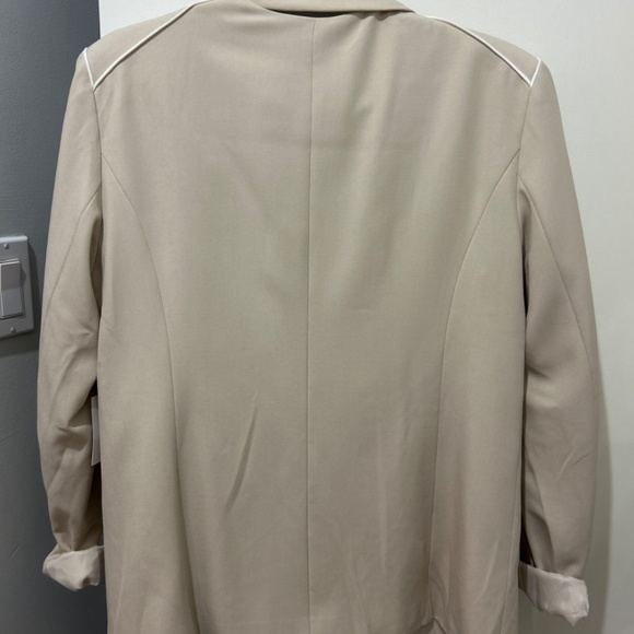 Blazer - Picture 2 of 4